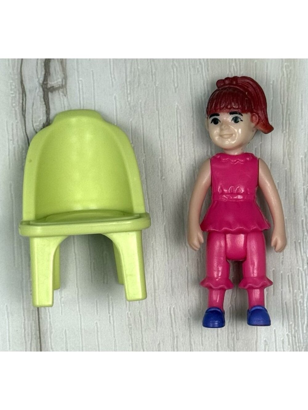 VTG FISHER-PRICE Sweet Streets Mall Doll House GREEN CHAIR & GIRL DOLL Birthday